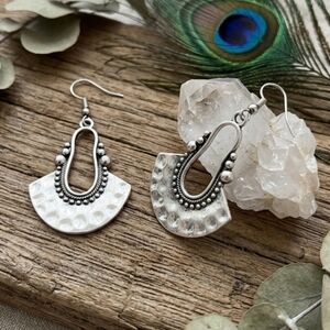Boho Chic Antique Silver Plated Hammered Fan Statement Drop Dangle Earrings